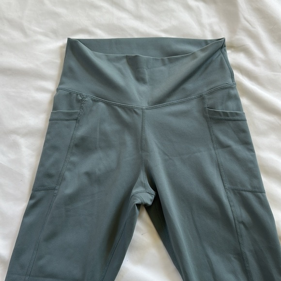 Compression workout leggings - Picture 2 of 3